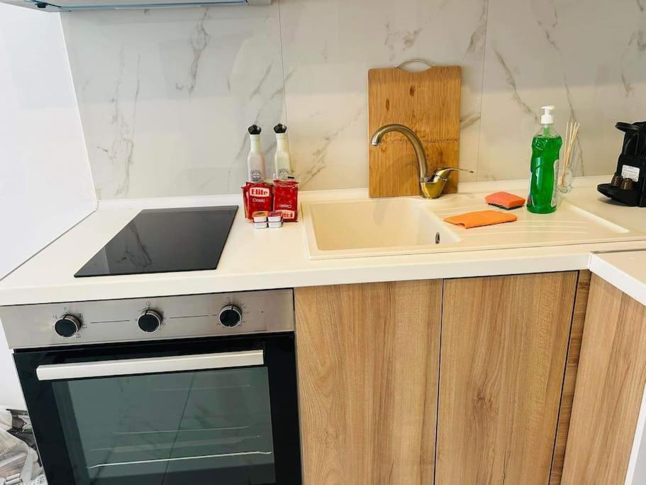 Luxury No4 Apartment In Ladadika سالونيك المظهر الخارجي الصورة